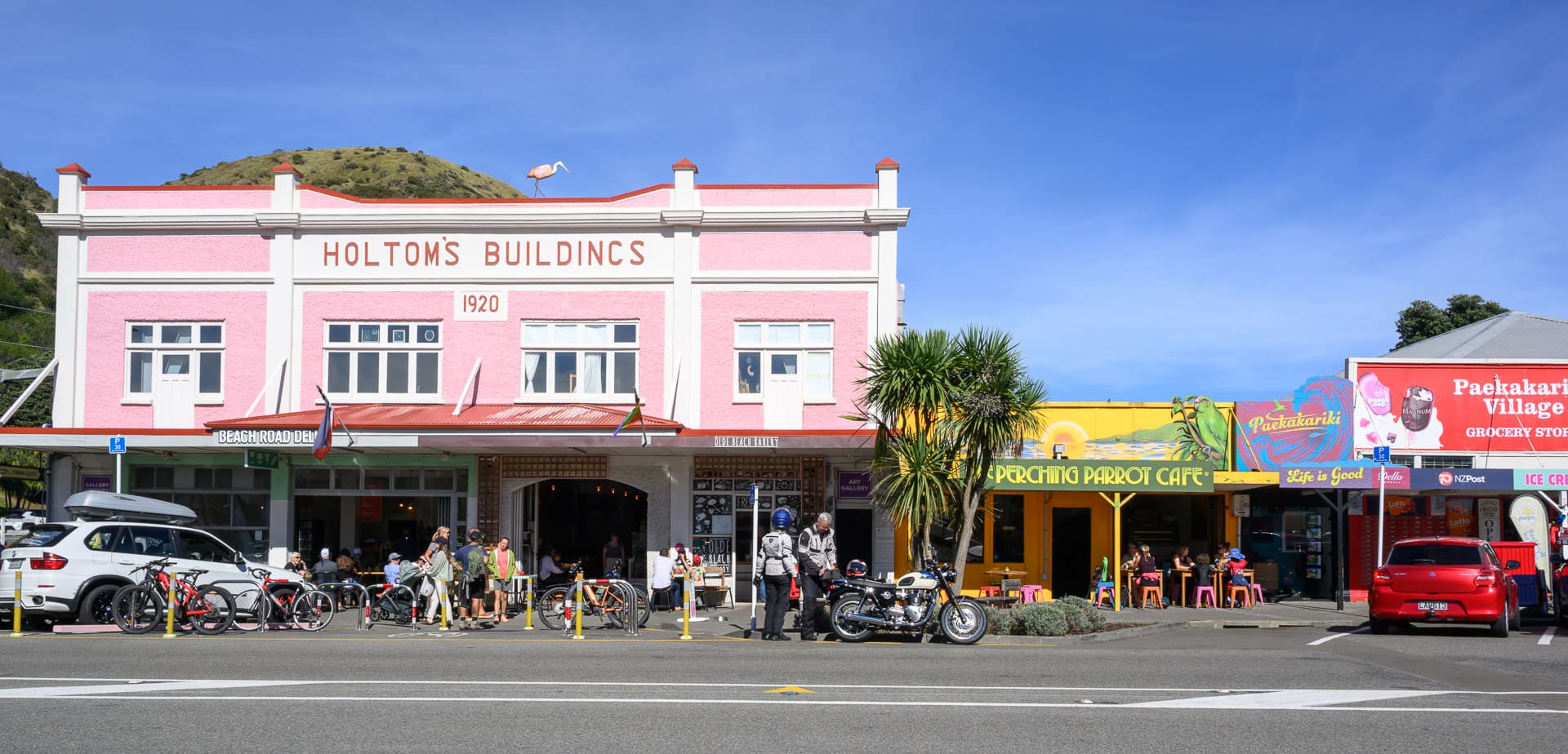 Paekakariki Main Street Shops Holtons 2026-04-11 Photo by Mark Coote